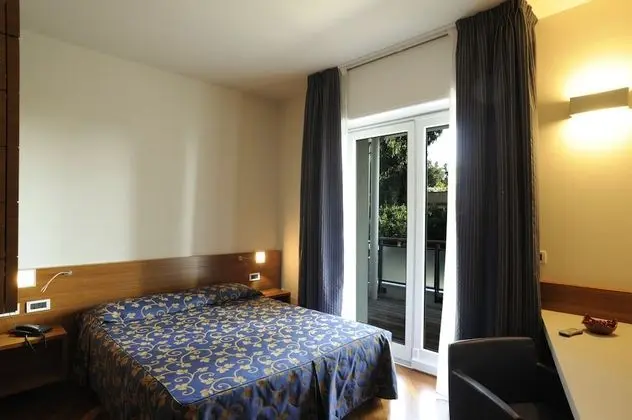 Tek Büyük Yataklı Oda, Balkon, Deniz Manzaralı