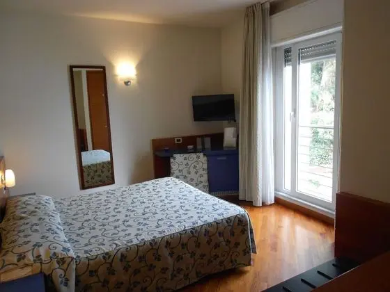Tek Büyük Yataklı Oda, Balkon, Deniz Manzaralı