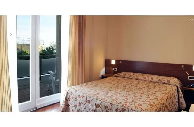 Tek Büyük Yataklı Oda, Balkon, Deniz Manzaralı