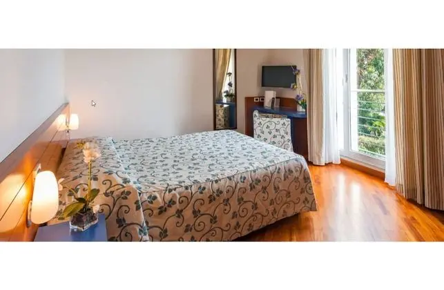 Tek Büyük Yataklı Oda, Balkon, Deniz Manzaralı