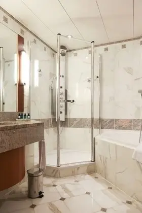 Royal Tek Büyük veya İki Ayrı Yataklı Oda