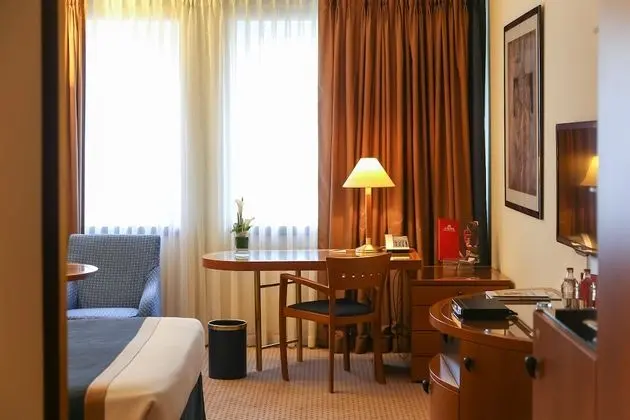 Royal Tek Büyük veya İki Ayrı Yataklı Oda