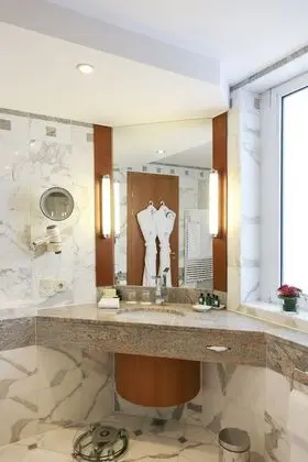 Royal Tek Büyük veya İki Ayrı Yataklı Oda