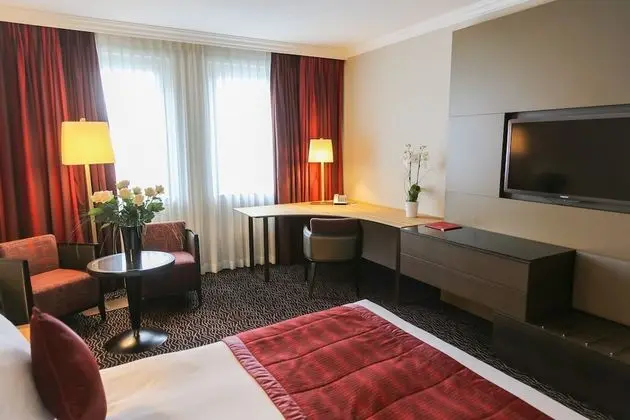 Traditional Tek Büyük veya İki Ayrı Yataklı Oda