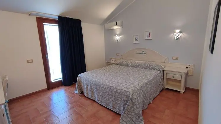 Comfort Büyük Yataklı Tek Kişilik Oda
