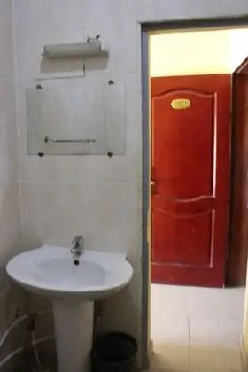 Standard Tek Büyük Yataklı Oda, Sigara İçilebilir, Avlu Manzaralı