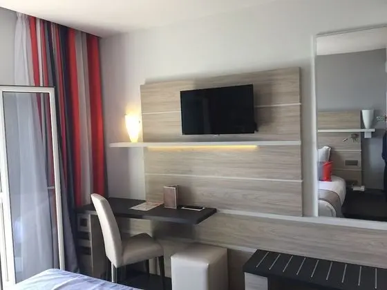 Tek Büyük Yataklı Oda, Denize Bakan