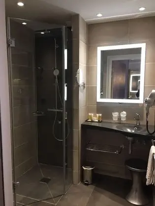 Tek Büyük Yataklı Oda, Denize Bakan