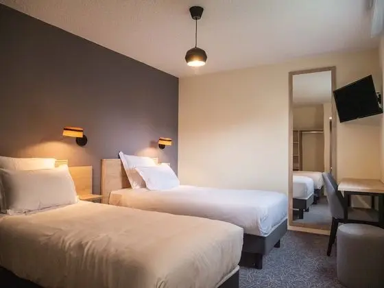 Tek Büyük veya İki Ayrı Yataklı Oda