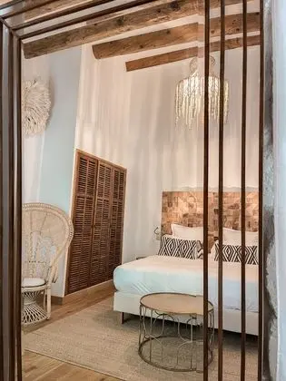 Luxury Oda