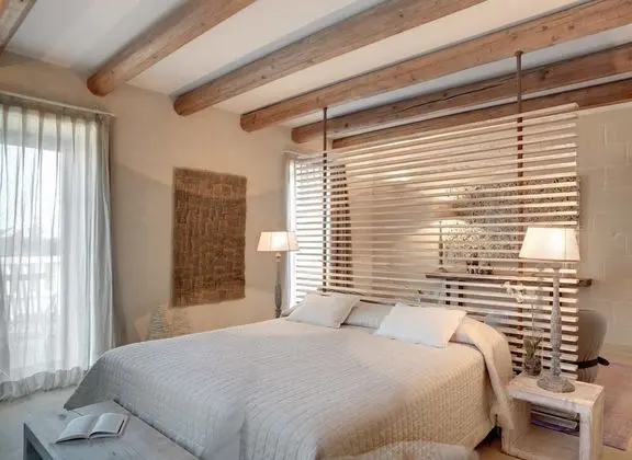 Deluxe Tek Büyük Yataklı Oda, Balkon, Bahçe Manzaralı