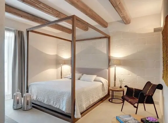 Deluxe Tek Büyük Yataklı Oda, Balkon, Bahçe Manzaralı