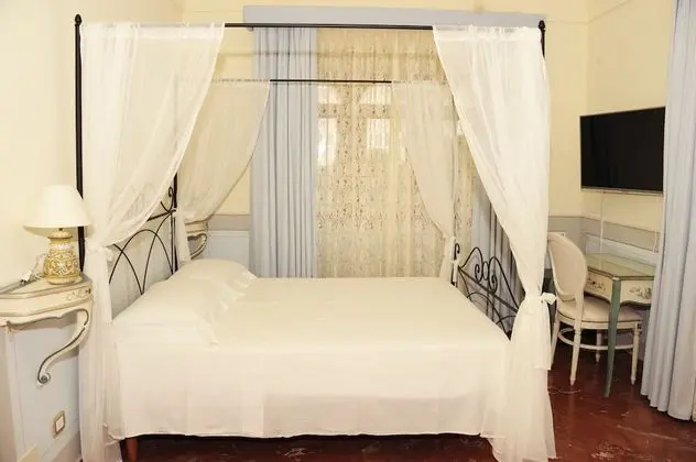 Romantic Tek Büyük Yataklı Oda, 1 Büyük (Queen) Boy Yatak