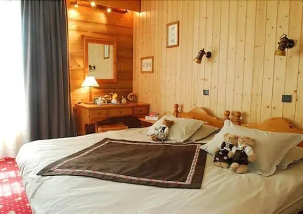 Traditional Tek Büyük Yataklı Oda