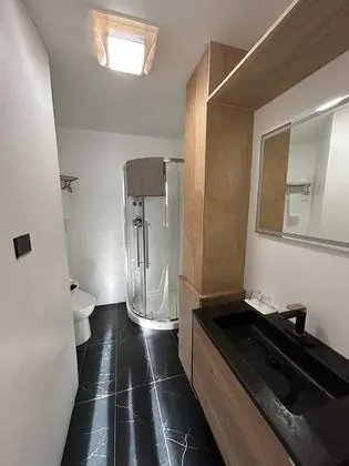 Oda, 1 Büyük (Queen) Boy Yatak, Özel Banyo (Nolan)