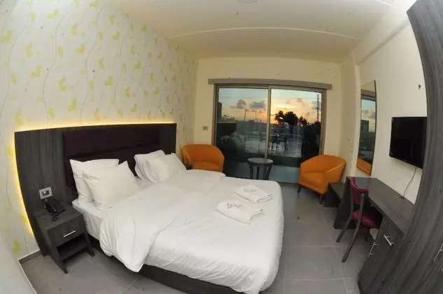 Deluxe Tek Büyük Yataklı Oda, Karma Ranzalı Oda, Balkon, Plaj Manzaralı