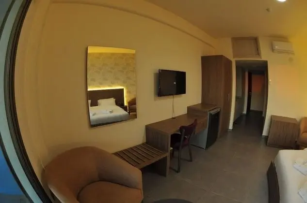 Deluxe Tek Büyük Yataklı Oda, Karma Ranzalı Oda, Balkon, Plaj Manzaralı