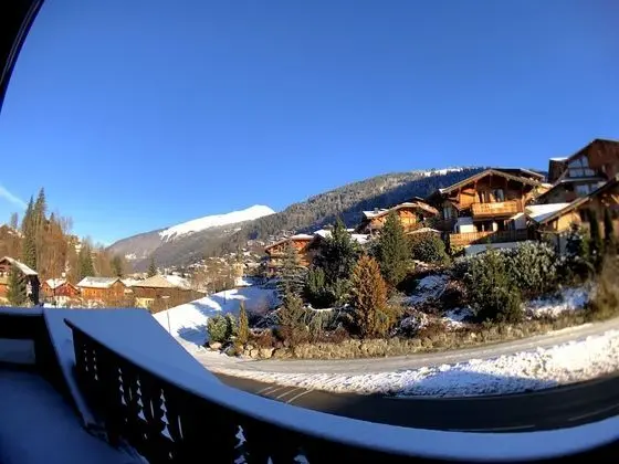 Üç Kişilik Oda, Balkon
