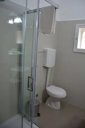 Standard Tek Büyük veya İki Ayrı Yataklı Oda, Özel Banyo