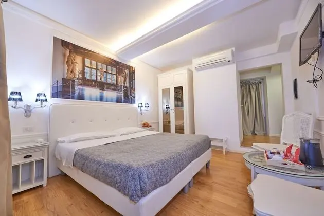 Classic Tek Büyük Yataklı Oda