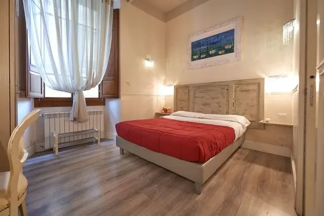 Classic Tek Büyük Yataklı Oda