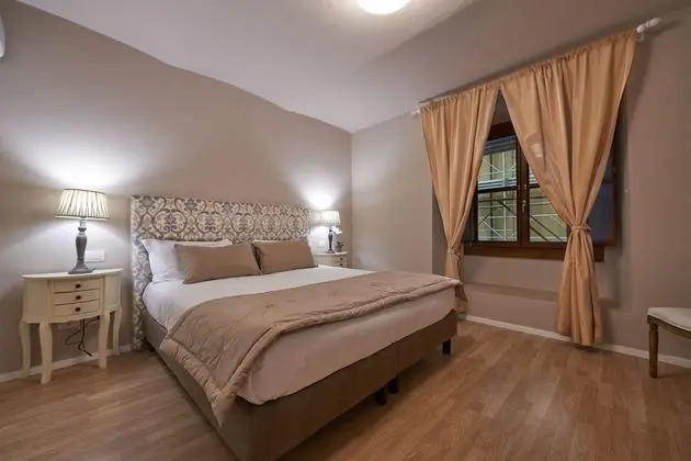 Classic Tek Büyük Yataklı Oda