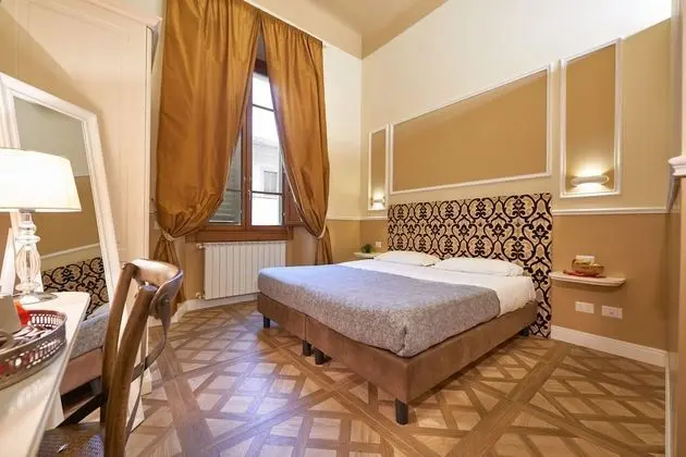 Classic Tek Büyük Yataklı Oda