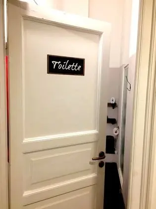 Basic Üç Kişilik Oda, Ortak Banyo