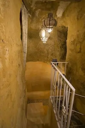 Junior Süit, 1 Büyük (Queen) Boy Yatak, Sigara İçilmez