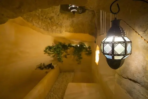 Junior Süit, 1 Büyük (Queen) Boy Yatak, Sigara İçilmez