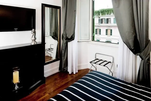 Classic Tek Büyük Yataklı Oda