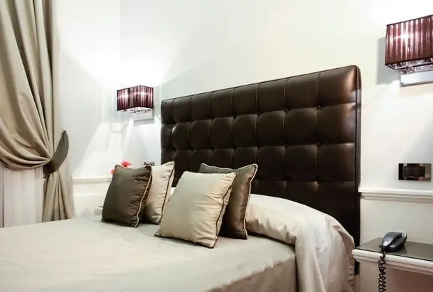 Classic Tek Büyük Yataklı Oda