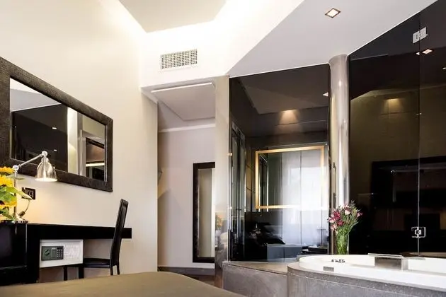 Junior Süit, Jakuzi