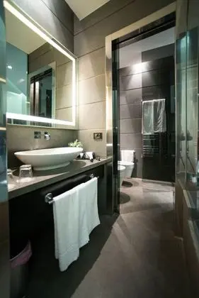 Junior Süit, Jakuzi