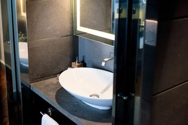 Junior Süit, Jakuzi