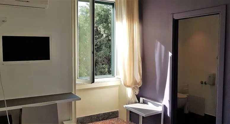 Honeymoon Tek Büyük Yataklı Oda