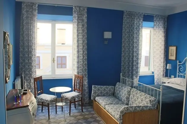 Tek Büyük Yataklı Oda (Blu)