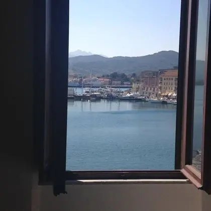 Tek Büyük veya İki Ayrı Yataklı Oda, Deniz Manzaralı, Denize Sıfır