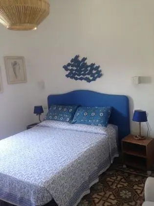 Tek Büyük veya İki Ayrı Yataklı Oda, Deniz Manzaralı, Denize Sıfır