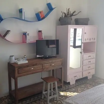 Tek Büyük veya İki Ayrı Yataklı Oda, Deniz Manzaralı, Denize Sıfır