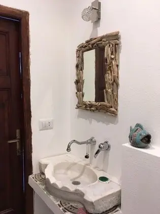 Tek Büyük veya İki Ayrı Yataklı Oda, Deniz Manzaralı, Denize Sıfır