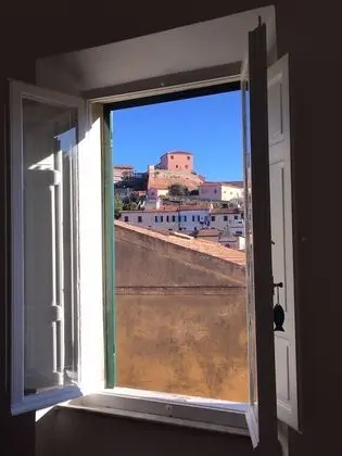 Tek Büyük veya İki Ayrı Yataklı Oda, Şehir Manzaralı