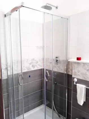 Üç Kişilik Oda, Bahçe Manzaralı