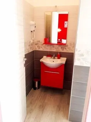 Üç Kişilik Oda, Bahçe Manzaralı