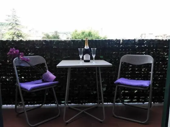 Üç Kişilik Oda, Balkon