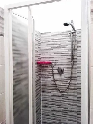 Üç Kişilik Oda, Balkon
