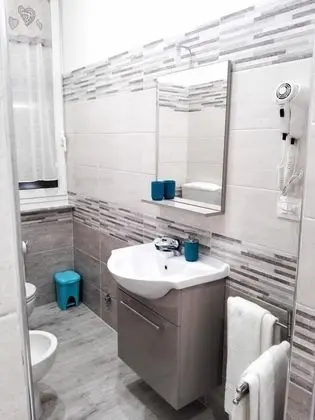 Üç Kişilik Oda, Şehir Manzaralı