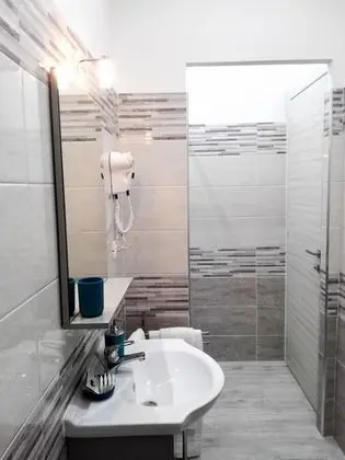 Üç Kişilik Oda, Şehir Manzaralı