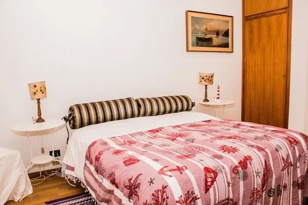 Basic Tek Büyük Yataklı Oda, Ortak Banyo (Capitano)