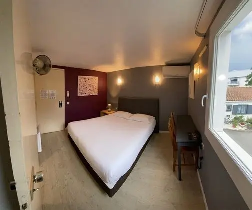 Comfort Tek Büyük Yataklı Oda